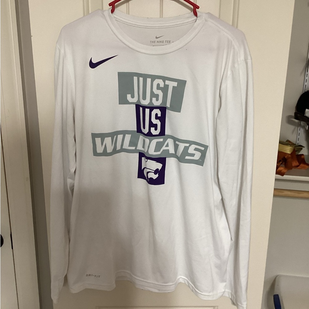 Nike Kansas State Basketball team issued long sleeve men’s large Tshirt
